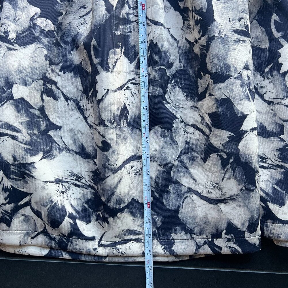 Abercrombie & Fitch navy & white pattern skirt,  "L".
